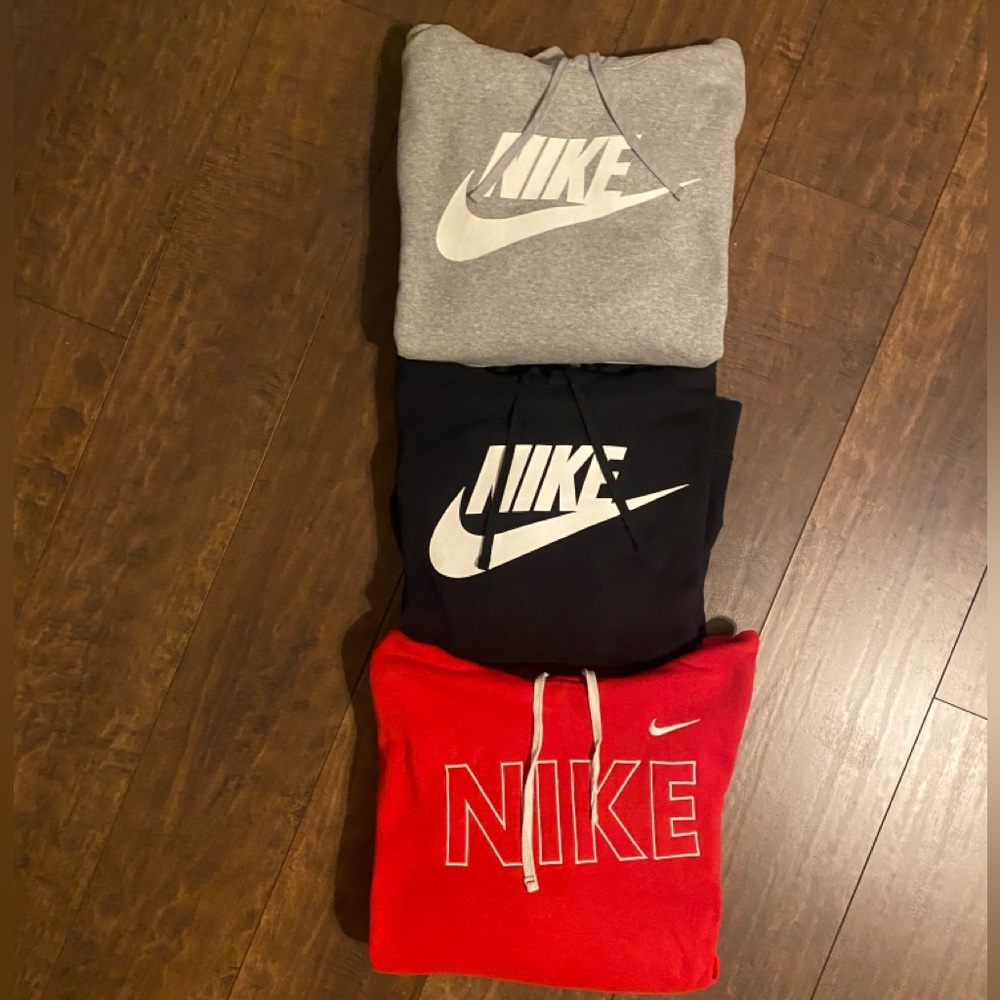 3 NIKE Men Hoodies